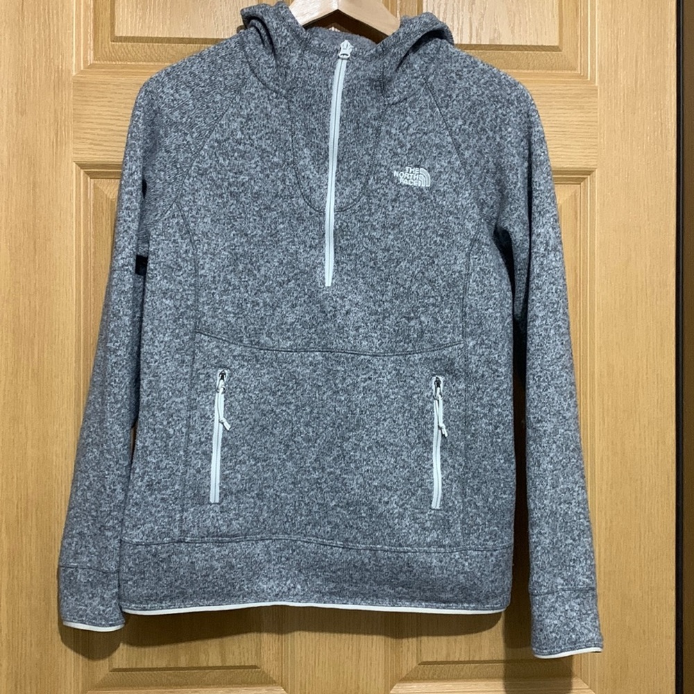 The North Face Women's 1/2 Zip Hoodie Sweatshirt, Size S, Gray Heather Fleece